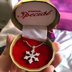Snowflake necklace